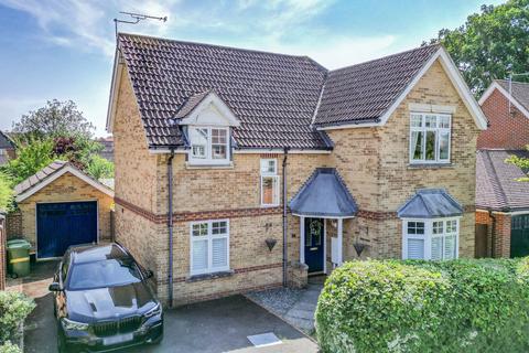 4 bedroom detached house for sale, Walking Distance To Staplehurst Station