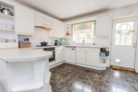 4 bedroom detached house for sale, Walking Distance To Staplehurst Station