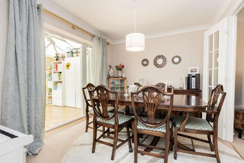 4 bedroom detached house for sale, Walking Distance To Staplehurst Station