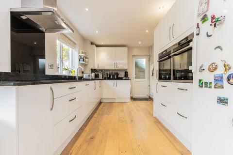 undefined, 1.4 Miles From Etchingham Train Station in Hurst Green