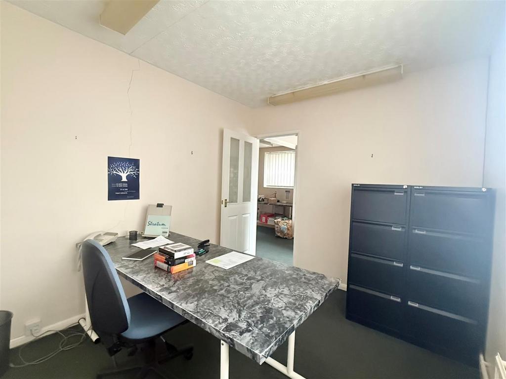 Office 2.jpg