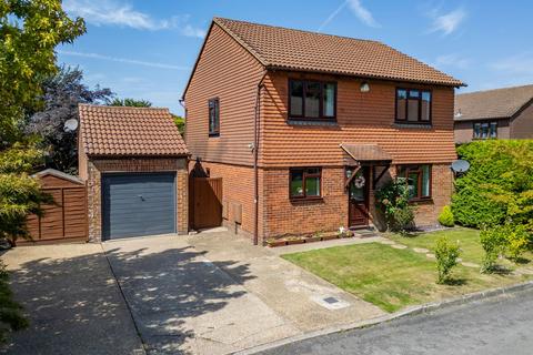 undefined, Simons Close, Crowborough TN6