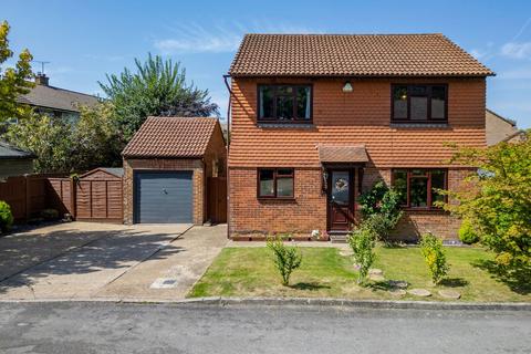 undefined, Simons Close, Crowborough TN6