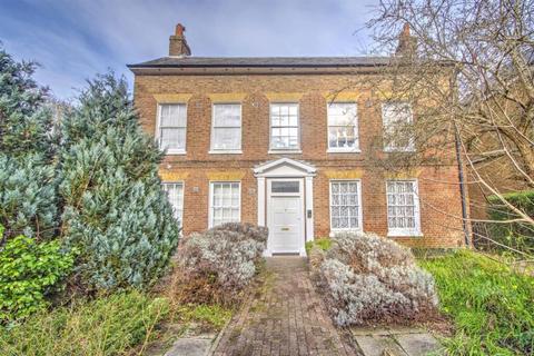 2 Acacia Mews, Harmondsworth, West Drayton, UB7 0AG