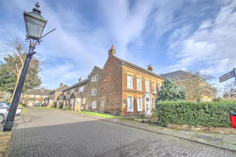 2 Acacia Mews, Harmondsworth, West Drayton, UB7 0AG
