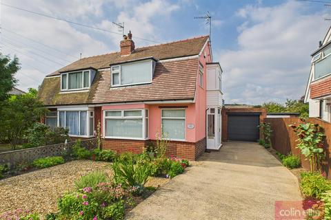 3 bedroom semi-detached house for sale, West Park Avenue, Scarborough