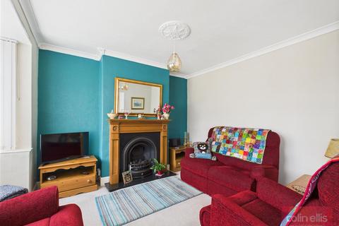 3 bedroom semi-detached house for sale, West Park Avenue, Scarborough
