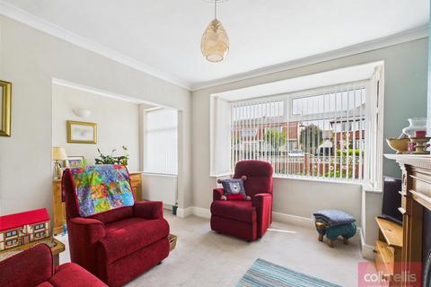3 bedroom semi-detached house for sale, West Park Avenue, Scarborough