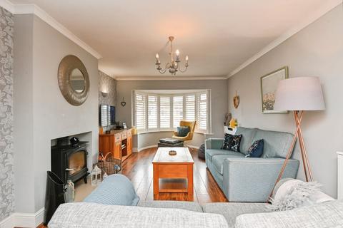 19 Ashes Close, Walton On The Naze, CO14 8TZ