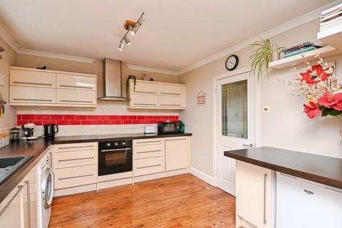 19 Ashes Close, Walton On The Naze, CO14 8TZ
