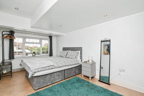 19 Ashes Close, Walton On The Naze, CO14 8TZ