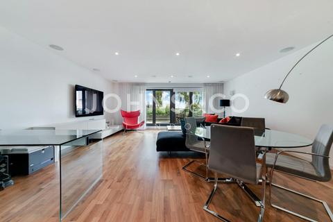 undefined, New Providence Wharf, London, E14