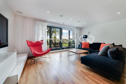 undefined, New Providence Wharf, London, E14