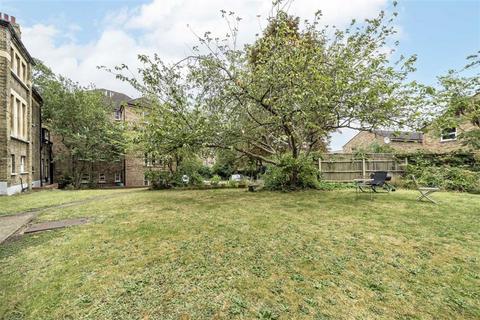2 bedroom flat for sale, Adelaide Avenue, London SE4
