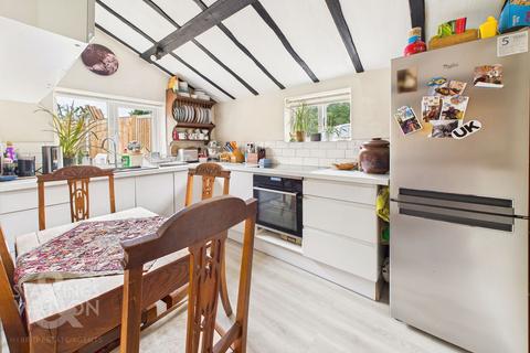 1 Church Path, Earsham, Bungay, NR35 2TX
