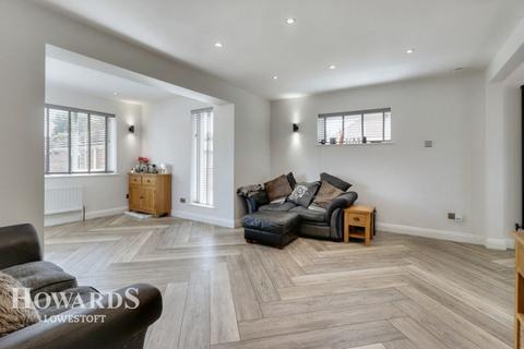 3 bedroom semi-detached bungalow for sale, Somerleyton Road, Lowestoft