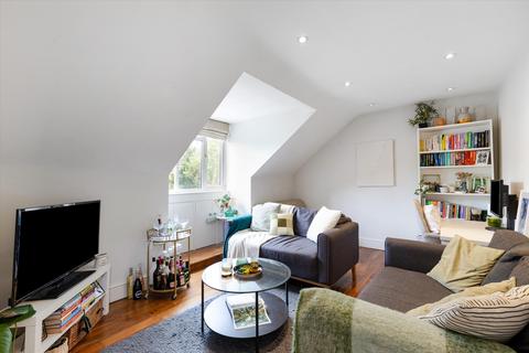 2 bedroom flat for sale, Balham Park Road, London, SW12.