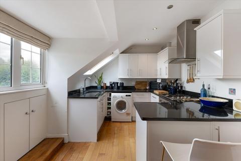 2 bedroom flat for sale, Balham Park Road, London, SW12.