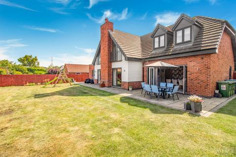 4 bedroom detached house for sale, Cooks Nest,  Coton Lane, Tamworth, Staffordshire, B79 7SU