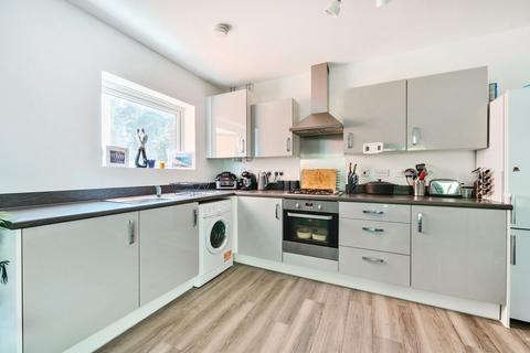 2 bedroom apartment for sale, Edrich Grange, Crowthorne, Berkshire