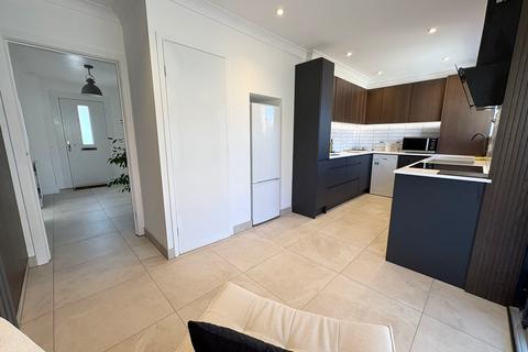 4 Annet Close, Poole, BH15 4NW