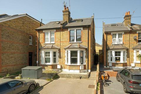 The Bittoms, Kingston Upon Thames KT1