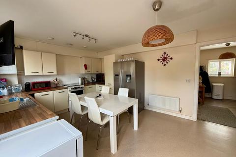 3 bedroom semi-detached house for sale, Peel Gardens, Mansfield