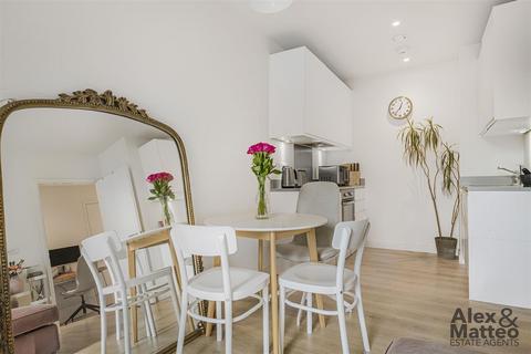 1 bedroom flat for sale, Varcoe Road, Bermondsey, SE16
