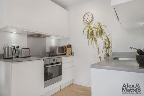 1 bedroom flat for sale, Varcoe Road, Bermondsey, SE16