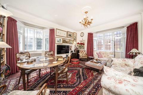 Flat 57, Clare Court Judd Street, London, WC1H 9QW