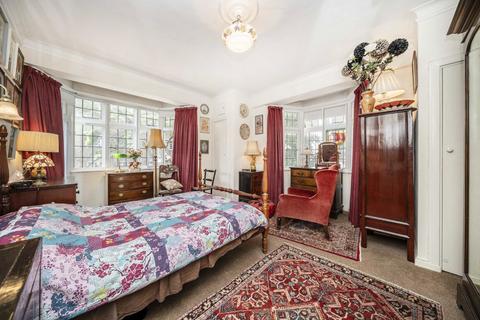 Flat 57, Clare Court Judd Street, London, WC1H 9QW