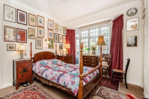 Flat 57, Clare Court Judd Street, London, WC1H 9QW
