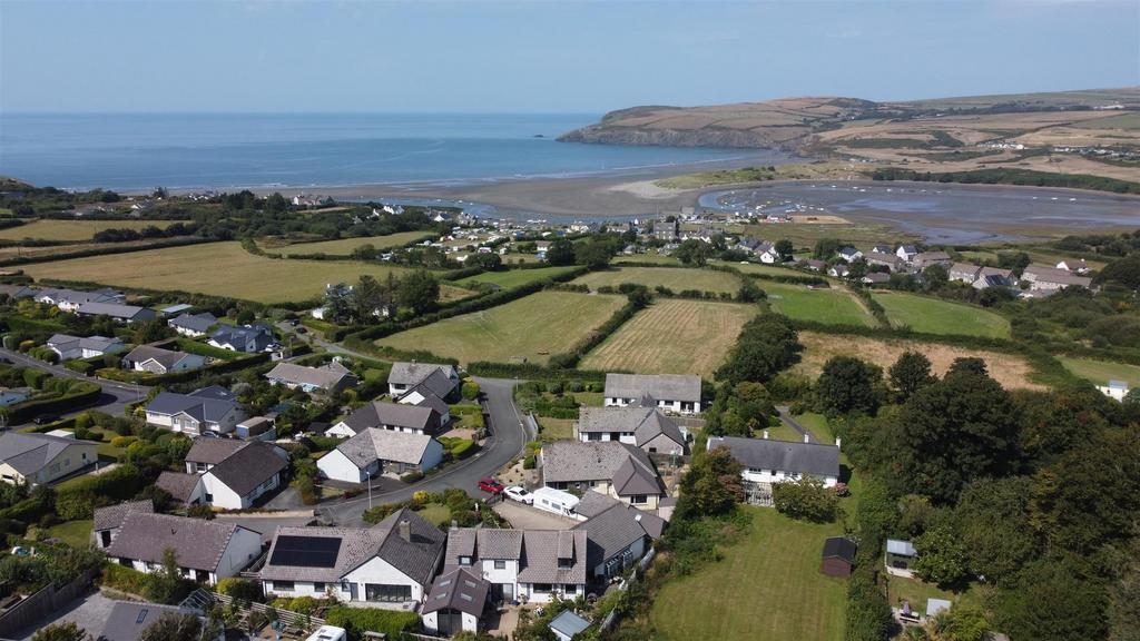 9, Tir Treharne Newport, Pembrokeshire, SA42 0 RN 2