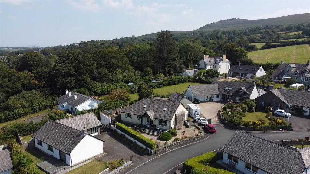 9, Tir Treharne Newport, Pembrokeshire, SA42 0 RN 4