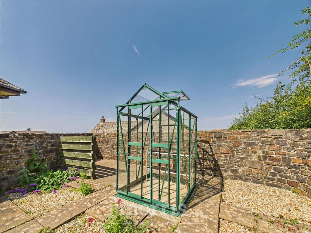 9, Tir Treharne Newport, Pembrokeshire, SA42...