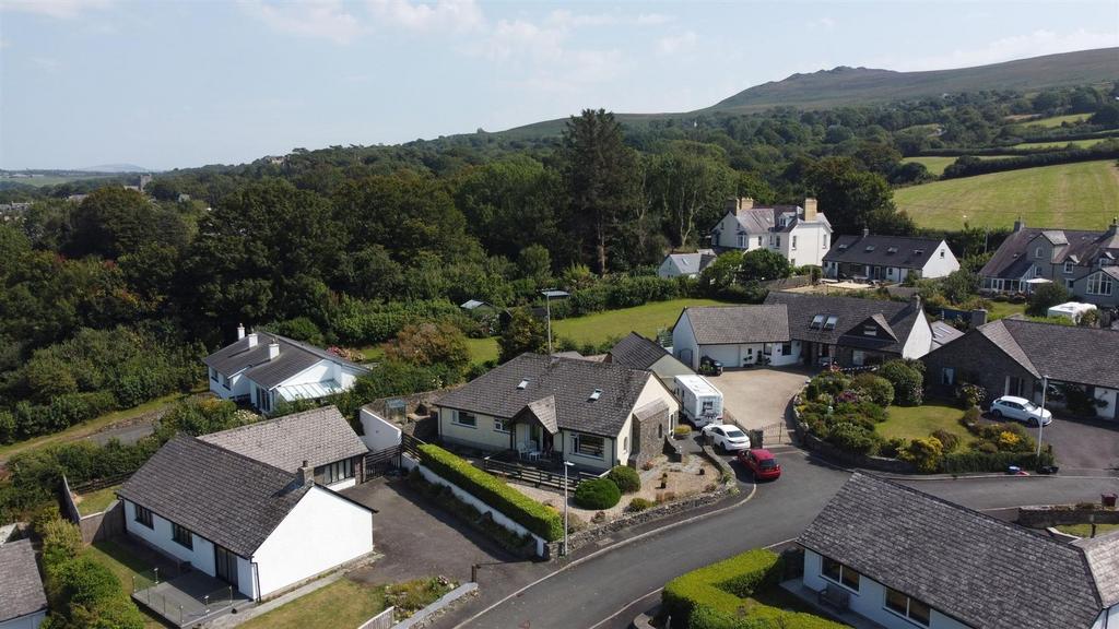 9, Tir Treharne Newport, Pembrokeshire, SA42...