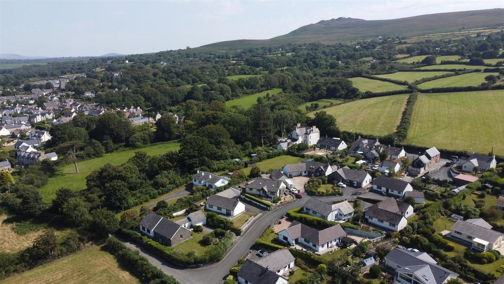 9, Tir Treharne Newport, Pembrokeshire, SA42...