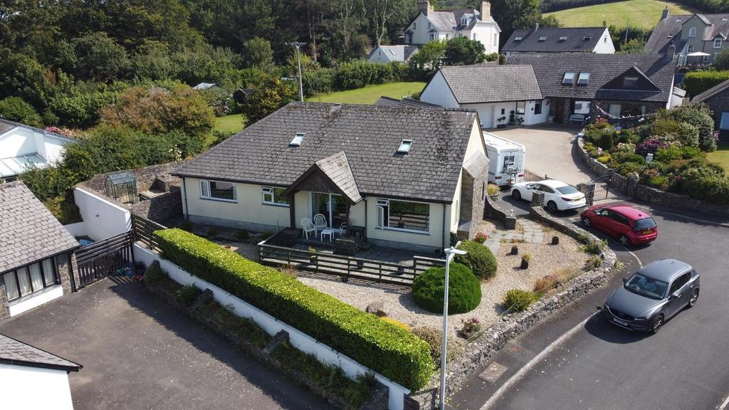 9, Tir Treharne Newport, Pembrokeshire, SA42...