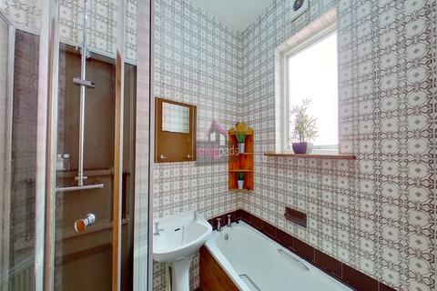 1 bedroom house to rent, Carlton Road, Salford M6