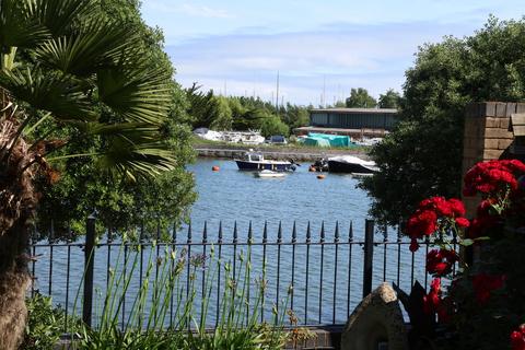 4 bedroom villa for sale, River Walk, Lymington SO41