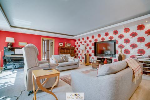 5 bedroom detached house for sale, Crowgate, Sheffield S25