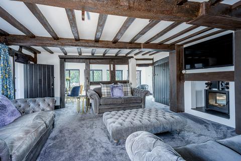 3 bedroom detached house for sale, Palins Farm, Knighton