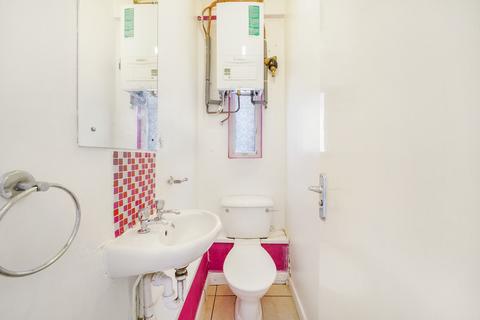 undefined, Rosslyn Crescent, Harrow
