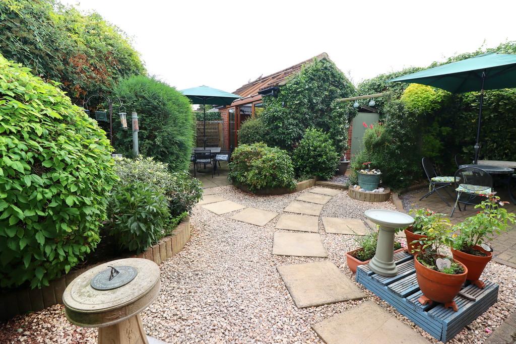 Garden 2 25-07-2025 15-33-09