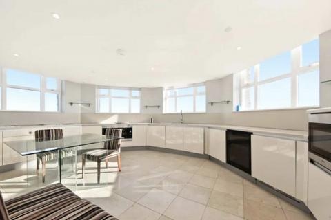 undefined, New Southgate, London