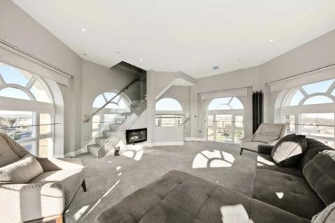 undefined, New Southgate, London