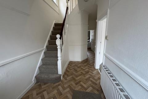 4 bedroom semi-detached house to rent, Hornby Road, Stretford