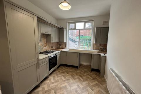 4 bedroom semi-detached house to rent, Hornby Road, Stretford