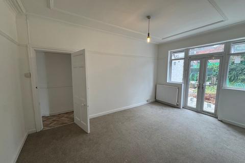 4 bedroom semi-detached house to rent, Hornby Road, Stretford
