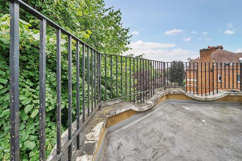 1 bedroom flat for sale, Nightingale Lane, London, SW12
